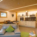 Dorfchalet - Mit Koenigscard Apartman *